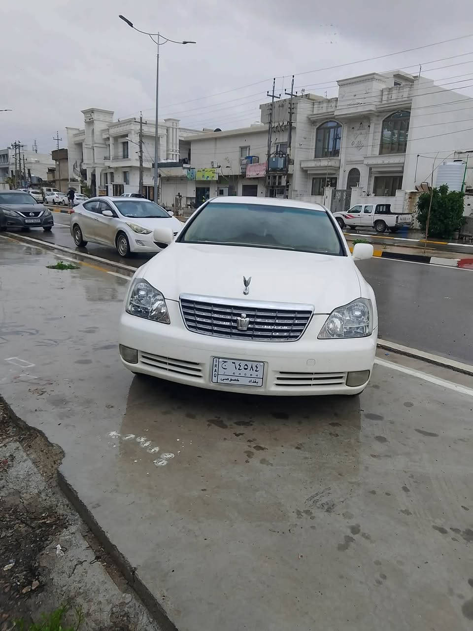 شاهینەی موس 2007ساج مەلکی بەسمە ڕەساسی 
سێ دوگمە کامیرە پەردە کۆشن کارەبا 
یەک ناولەپ کارت هاچامڵک پێشەوەی 
چوار تایەی لۆکی لە سەرە 
مەکینەو گێڕی گەورەیە 182لۆکە
شوێن کەلار 
***********
