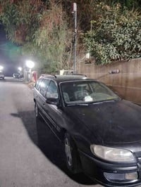 سيارة اوبل موديل ١٩٩٨ سياره نضيفه حلوه اي قطعه ممبدله  كيرها جديد  محر...
