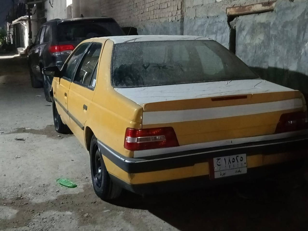 سلام عليكم بيجو 405 
موديل 2010 
تحويل ثاني يوم 
كير ومكينه مكفولات 
تخم تاير جديد قبل اسبوعين 
ادامه مكينه كامله 
السياره جاهزه 
هيئه غرامات تاخذ صافي  مكاني بغداد حي اور 
*********** للاستفسار اتصل
