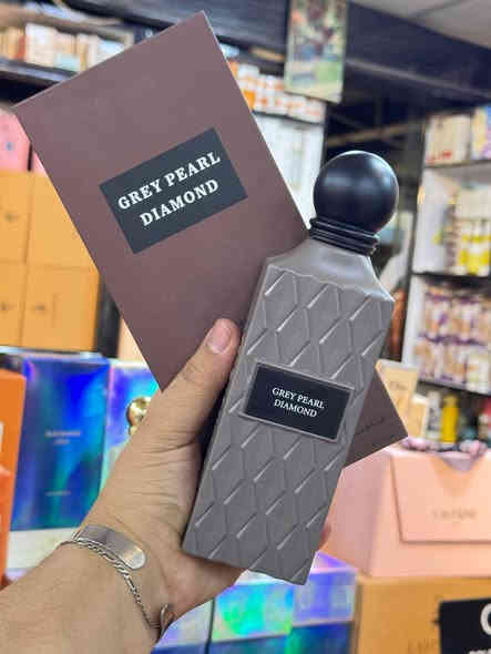 عطر داينموند
 براهيم القريشي ابراق 200 مل
توفر بسعر (17) الف 
2 قطعتين ب 30 الف 
3 قطع 45 الف ✔️ 
التوصيل مجاني لكل محافضات العراق 🚕 
للحجز واتساب *********** 
او مراسلة للصفحة
