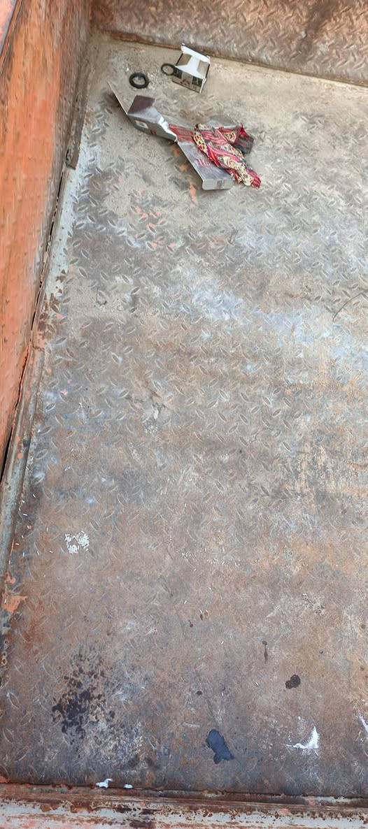 السلام عليكم ستوته ليفان ستوته نظيفه وادوات رايتها ب 700 علواني بصره ابو الخصيب.  ***********
