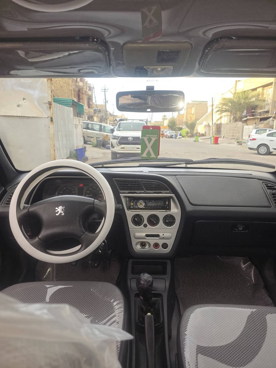 السلام عليكم
بيجو فرنسي 306 موديل 2001
ماشي 200 الف
ببهة طخة بخشم الجاملغ الخلفي بي شبر معجون
وبخشم البنيد والصندوك
سعر 53 وبي مجال 
***********
