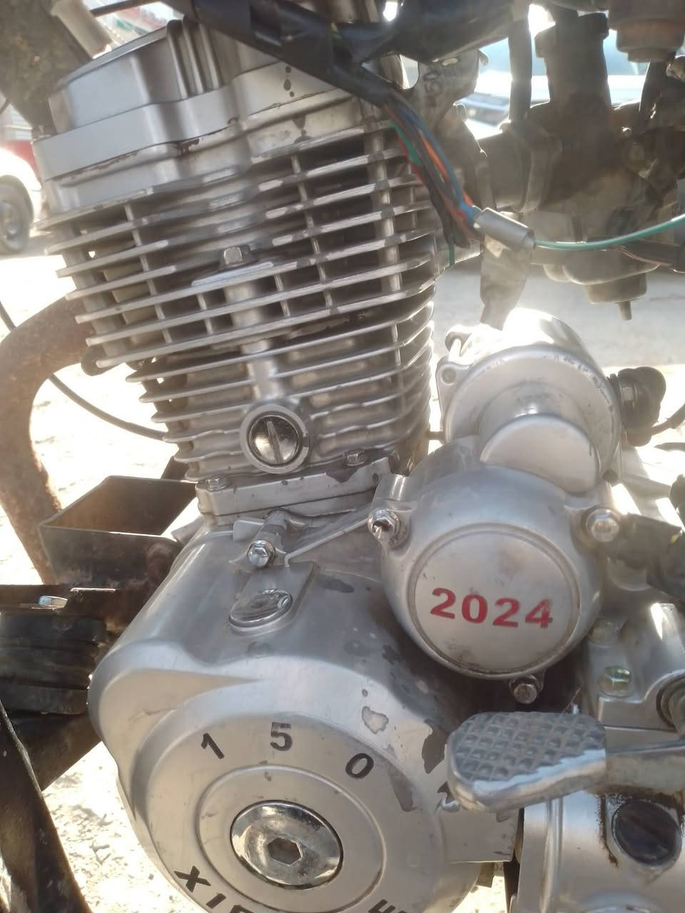 السلام عليكم ستوت للبيع موديل 15 دراجه نظيفه احلى من الصور السعر السعر 1,300,000 وبيها مجال الشراي فيك خير وتدلل يترايك وين ما كان محرك موديل 24 نظيف كلش مكان شطره وهذا رقمي كهربائيات شغاله دراجه نقره صدر قدام جديد كله جديد خليها دراجه تعمير تعمير 25 بس المحرك ***********
