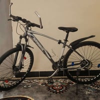 وكل عام والشعب العراقي بالف الف خير بيسكل حجم 29 للبيع السعر 200 الف و...