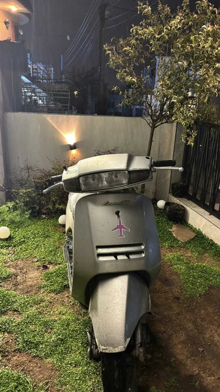 سلام عليكم اخوان هوندا ليدي 100 للبيع نواقصها بسيطه كلش بس شكل خارجي لايت خلفي وشخوط بسيطه مكينه مكفوله وجديده وبشرطططط سعرها 400 وبيها مجال للشراي للستفسار واتس اب ***********
