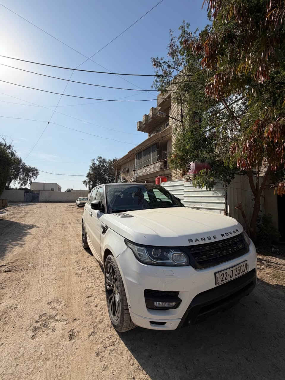 رانج سبورت 2014 
سوبر جارج 5.0
خليجه السياره بيها شويه بارد بالبنيد بس وكاله سردار .
ماشيه ٧١ mi
مابيها اي نقص السياره 
السياره محيطه بالكامرات ٥كامرات بيها 
السماعات ميرديان ماشاءلله الصوت .
دواسات كهربائيه .
جنطه كهرباء 
لايتات دينامك .
٥شاشات ومال تبريد محدثه مال حديث .
مثبت سرعه وخزن ميموري 
كشنات جلد ولونها احمر 
البوب شفط .
بنوراما السياره .
سياره تو كلر بلادي . 
وبعد بيها هواي شغلات . 
رقمه اربيل . 
مكان سيارت بغداد الغزاليه .
ترهم بيع ومراوس . 
*********** . بغداد, العراق
