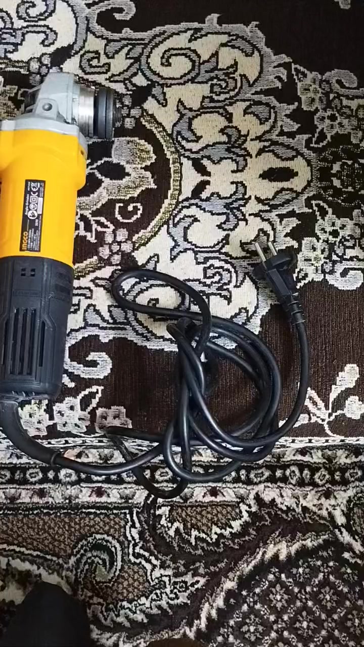 كوسره جديده نوع انگو مستعمله مره واحده السعر 
٢٥ الف قفل قفل
الشراي يتصل موبايل او واتساب 
***********
المكان حي النصر
