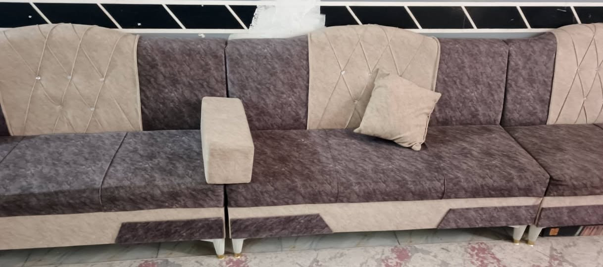 غراض لبيع خابر وخادم
***********
