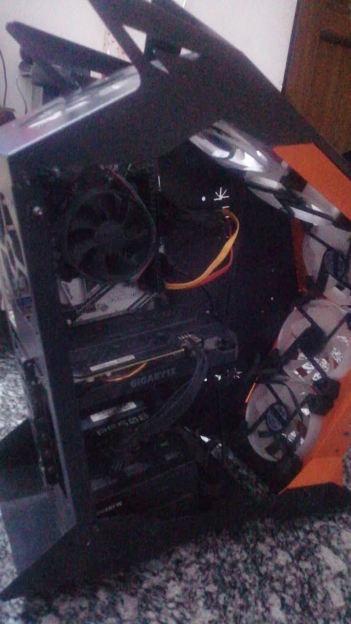 تجميعه مرتبه بسعر مناسب وتشغلك اقوى الالعاب واذا تريدها للتصاميم
كرت الشاشه :  RTX2060 6GB
المعالج : intel(R)Core(TM)i5-9600k CPU 
الرامات : RAM 8×2 16.0 GB
التخزين Storage 1.03 TB
كل هاي بس ب ٦٥٠ الف مرتبه وتشغل اي شي يعجبك عليها 
مكاني بغداد الدوره حي المعلمين حياكم


**إذا كنت صاحب هذا الإعلان وتريد حذفه لأي سبب، رجاءا أرسل رسالة إلى الدعم الفني**