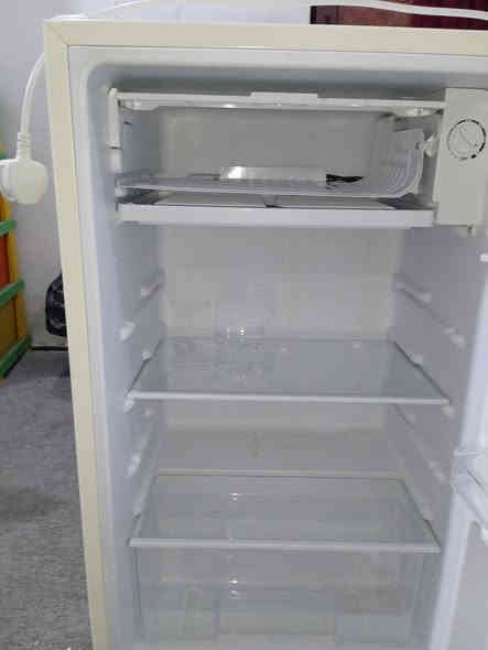 سلام عليكم اخوان هاي الثلاجه جديدة اسم مستعمليها للبيع 
للاستفسار اتصل ع هذا الرقم ***********
