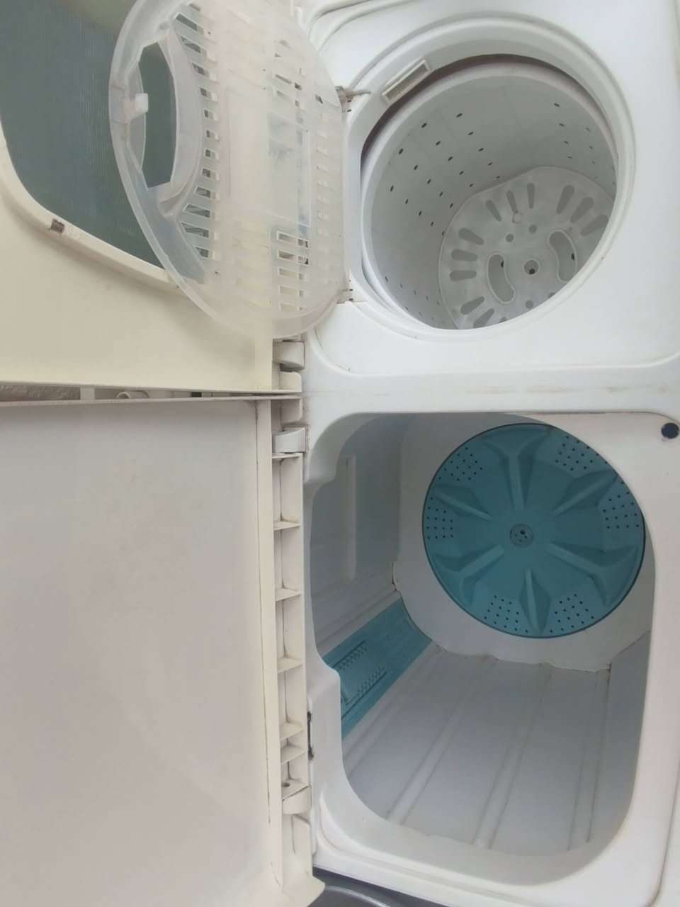 سلام عليكم غساله للبيع كامله ما ناقصه شي السعر 75 الف مكاني حله مركز الي يريده يراسلني وتساب ***********
