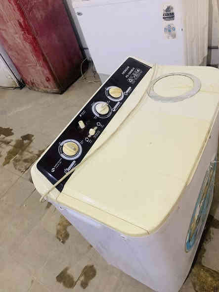 كلمن وسعره شغالات كل ضرر مابيهن 
*********** حله مقابل مستشفى الولاده
