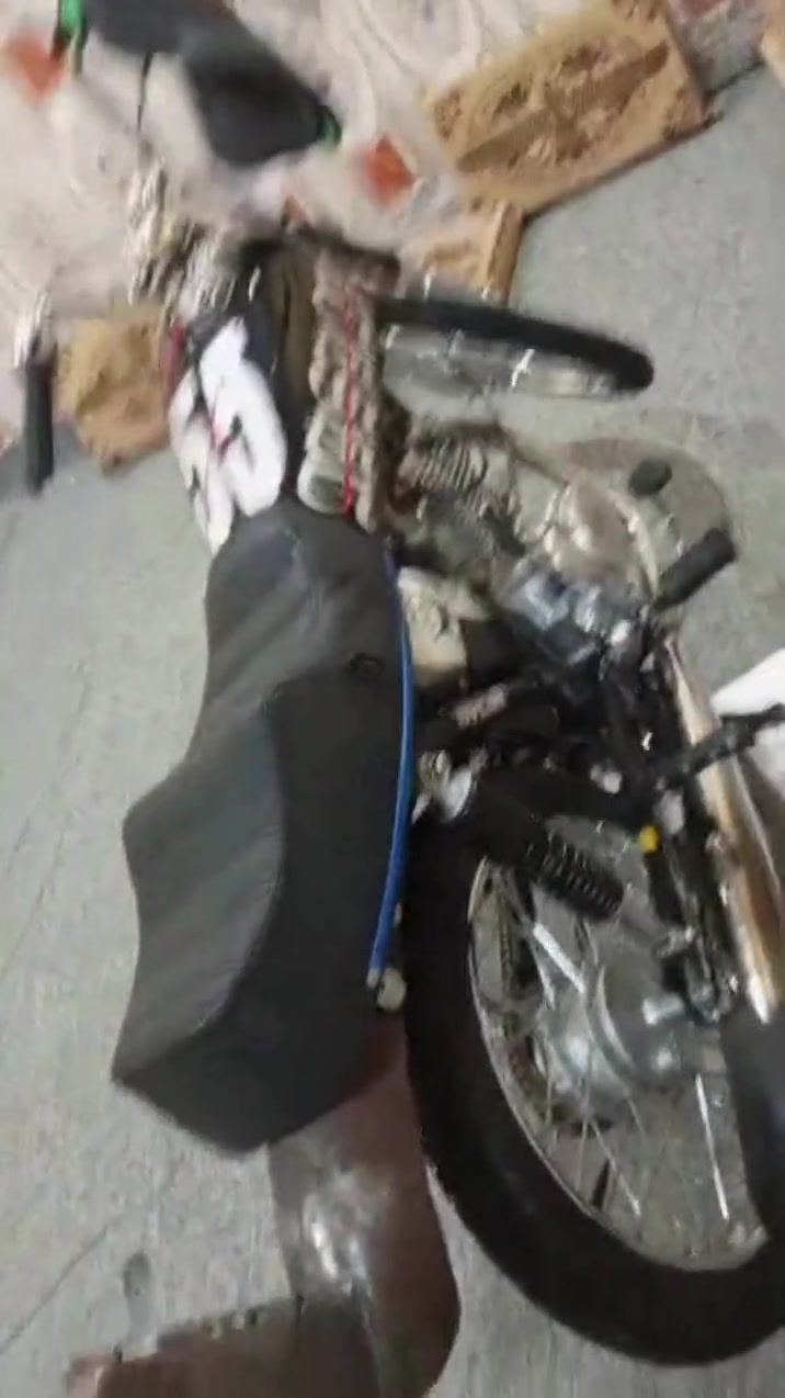 سلام عليكم شباي هاي رداجه هستوه معمره شرط برغي ما مفتوحه بيه دراجه جيه محتاج ورايد ابيعه مكاني بصر ابو الخصيب بالاسمده سعر،850 وربه مجال العزاز المو شراي لا تعبني رقمي بس وتساب، ***********
