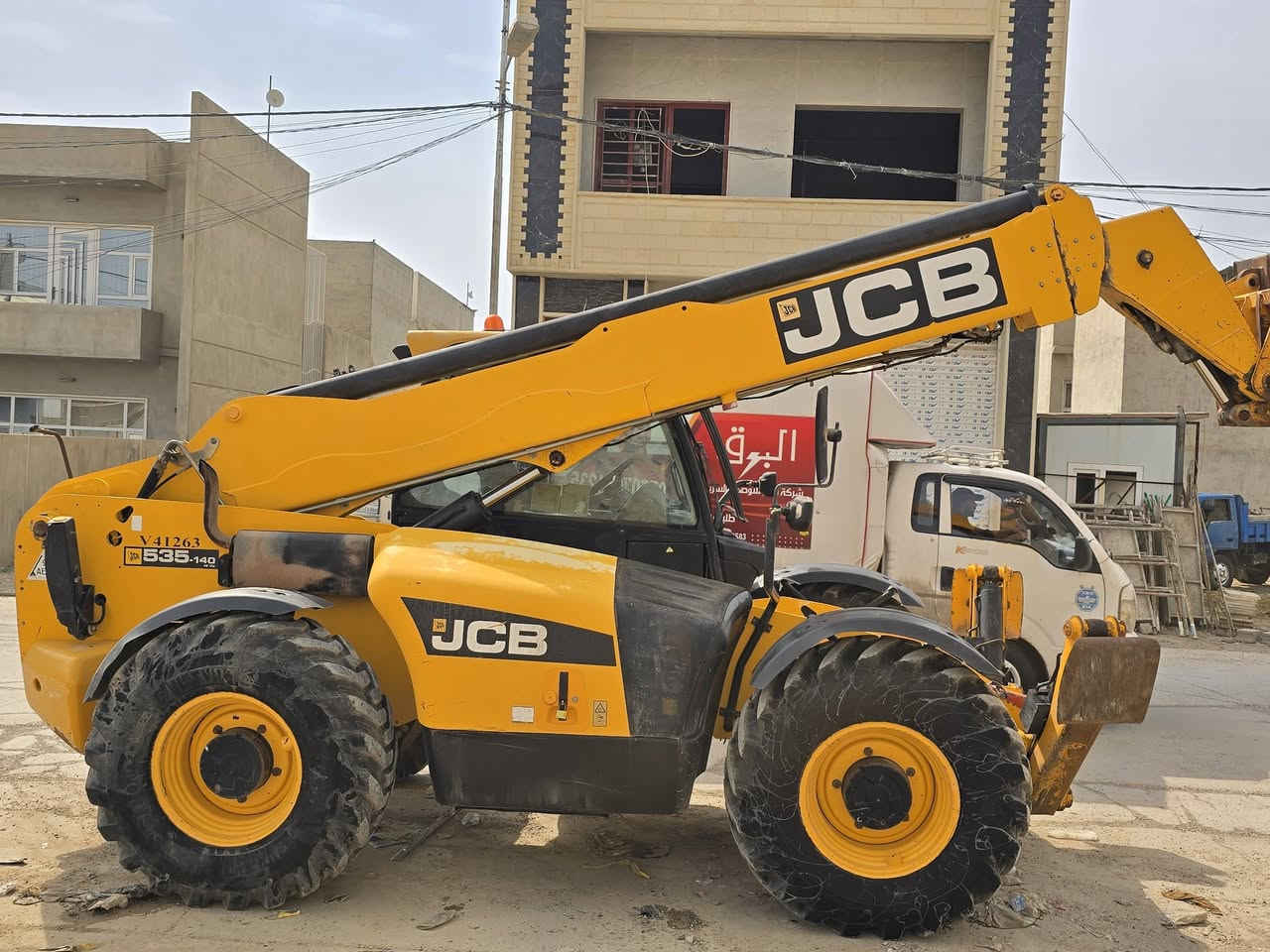 رافعه JCB سلايت للبيع / موديل 2011 / كله بلادي شرط ما مفتوح برغي بيه / ويل 24 / طخم تاير جديد 
مكينه وكير واكسنات كله بشرط  
سنويه الئ / 2027 / تنتهي 
صاحب الاليه 👇👇
*********** / كورك
*********** / اسيا
