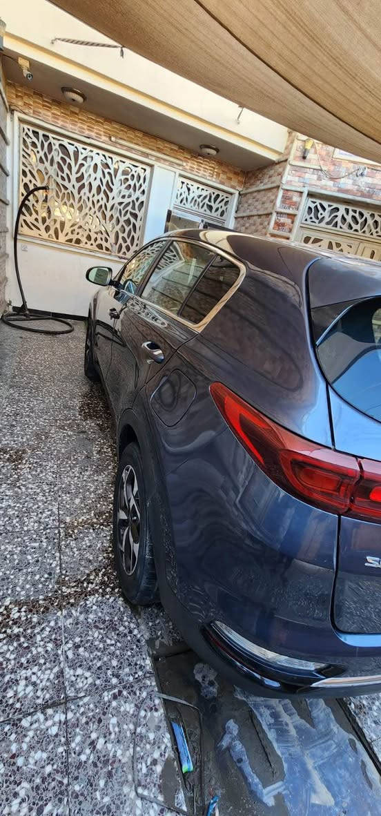 السلام عليكم سبورتج امريكي ٢٠٢٠
ماشية ٧٦ الف ميل حادث تبديل بنيد 
وبيه تبديل جاملغ خلفي بامريكا 
والسونار موجد بالصور 
السعر ١٣٠ 
***********
المكان بغداد الجديدة بغداد, العراق
