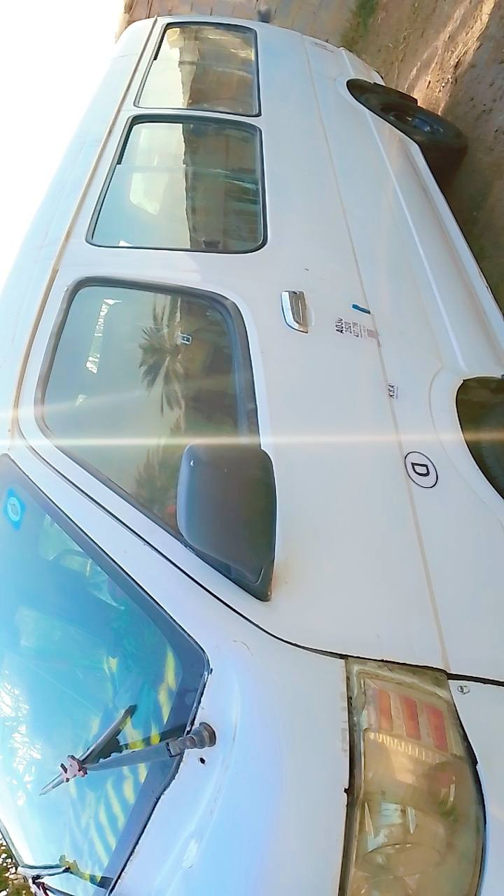 سياره جنبي 2014 سنويه 31 السعر 67 مجال بسيط ***********
