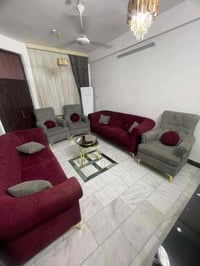 تخم 10 مقاعد نظيف اي ضرر مابي مكان البنوك سعر 350 وبي مجال  0772132456...
