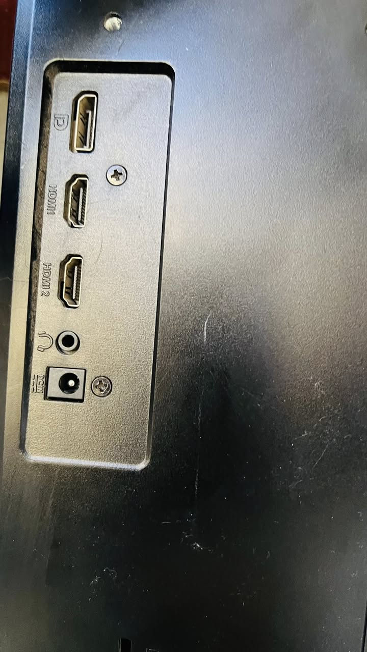 شاشه ASUS 24 لبيع 
144Hz
مدخل Display
مداخل اثنين HDMI
تحتوي على سماعات  داخلي 
سعر ١٧٥ بيها مجال 

*********** واتساب اتصال
