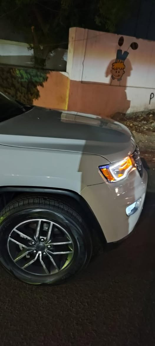 السلام عليكم
جيب 2020 امريكي لمتد  

سيارة رقم بغداد بسمي  تحويل ثاني يوم 

 الحادث جاملغ وبنيد 3 قطع 

-95ميل 

محرك  3600 6 سلندر

-بصمه

-تشغيل عن بعد 

-فقحة سقف بانوراما 

-منظومة زنون اصلية -

-جنطه كهرباء 

-كشن كهرباء ميموري 

-مقاعد جلد  

-ثلاث انظمه قياده

-كشنات تدفئه تبريد 

-شاشه لمس كبيره 

-نظام تثبيت سرعه 

وبعد بيهه مواصفات  

مكاني بغداد شارع فلسطين 

السعر 21$ بيها مجال  

للأستفسار ***********
