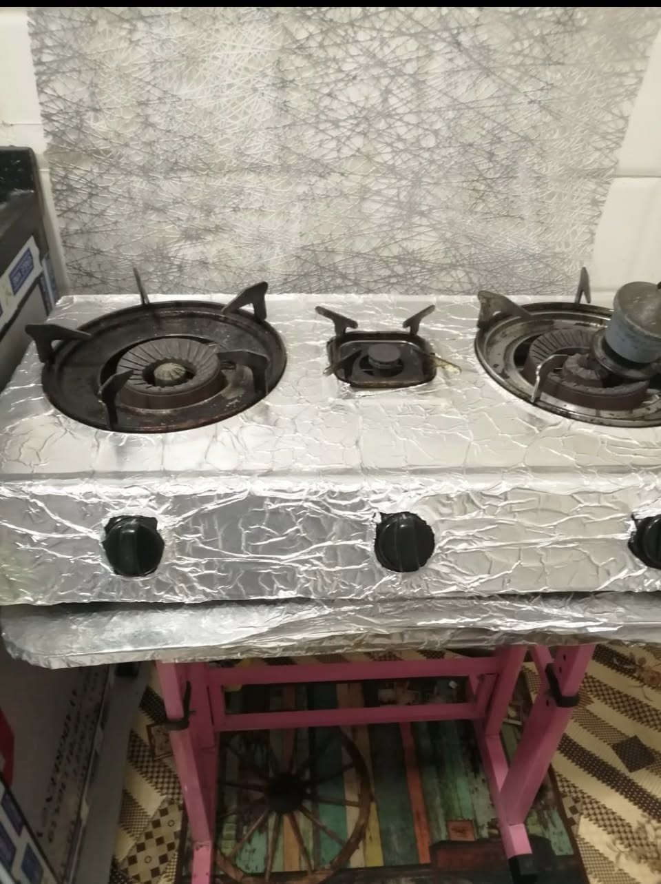 بردات عدد 2 سعر الوحدة 40 
طباخ 20
كاونتر 160
ثلاجة 100 
حي ضباط الثانيه
للاستفسار ***********
