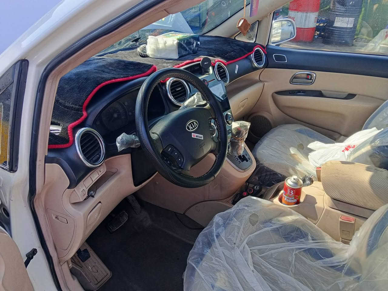 السلام عليكم 
كيا راندو موديل 2007 محرك 2700 
محرك كير كهربائيات تبريد مكفولات
مصبوغه حزام 
رقم بغداد باأسمي 
فتحه 
منظومة زنون 
باتري جديد 
السعر 90 وبيها مجال 
 ابو أمير ***********
مكاني بغداد الشرطه الرابعه شارع الضغط
