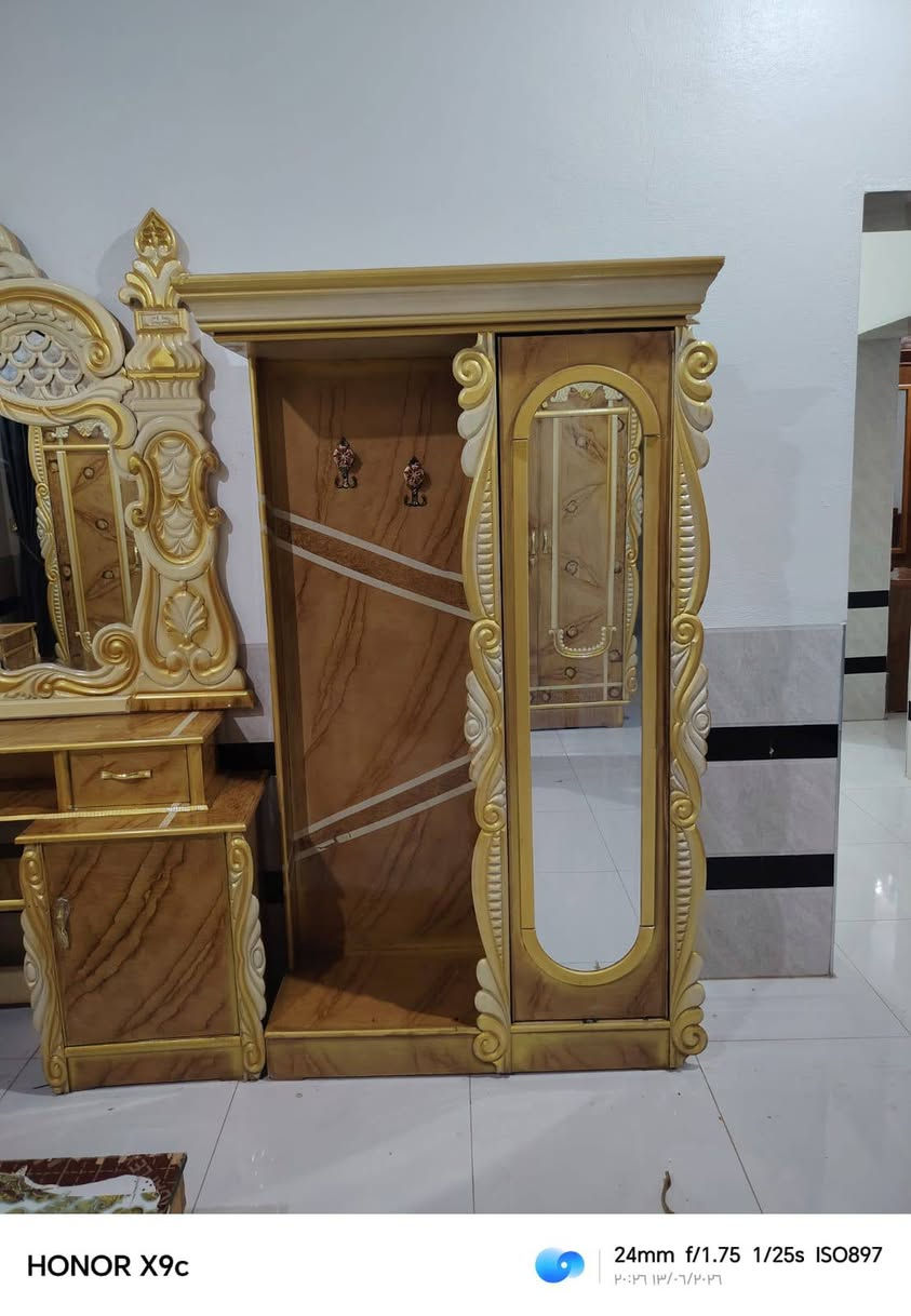 سلام عليكم يوجد غرفة خشاب صاج البيع السعر 800بيها مجال العنوان قضاء الرمانه لاستفسار علا هاذ رقم ***********
