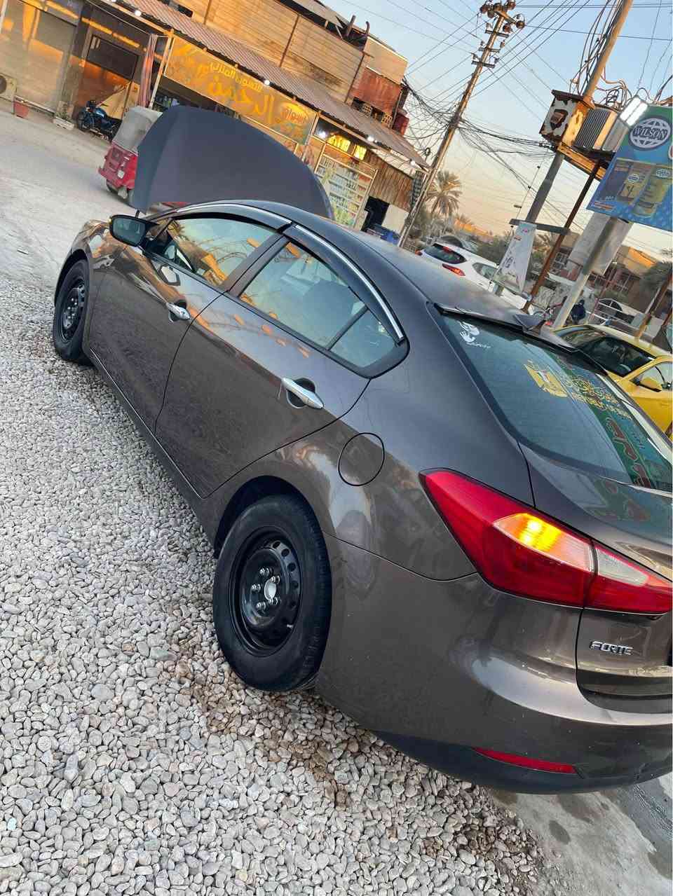 السلام عليكم 
كيا فورتي 2015 مكينه 2000 دوش 
مكينه كير تبريد كله مكفول 👍
داخله كلين بس دعاميه  وبيها 3 قطع رش صبغ فقط اثر شخوط 💔 سونار وتقرير مرفق بالمنشور
السيارة مدوشمه كشنات جلد ارضيه جلد 
شاشه تحكمات استيرن  باتري جديد 
راديتر ومنضومه مي جديده 
رقم بغداد مميز 👍 باسمي شوكت ميعجبك احولك 
مكاني بابل مسيب. *********** اتصال وواتساب موجود 
110 وبيها مجال المحمودية, بابل

