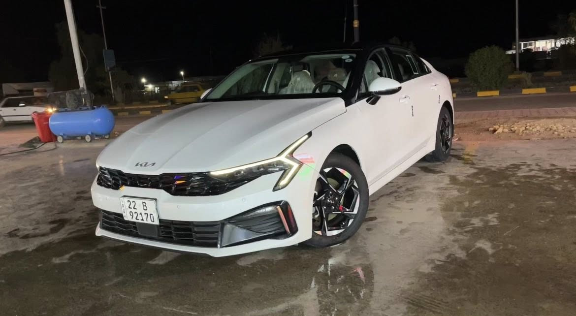 K5 2024
خليجي لون ابيض ساطع ( ثلجي ) رقم أربيل تحويل او وكالة. 
كفالة ما عدى باردات صغار ٣ اللي موجودات بالسونار غيرهن ماكو السيارة حيل نظيفة. 
كفالللللللة گير و مكينة و حدادية و بدن و تخم تاير جديد تايلندي و تخم دسكات. ما عدى المذكور بالسونار. وكلهن بسيطات و صغار. 

البارد الأول : البوند، رجعت عليها لاندگروز اباب البيت 

البارد الثاني : باب السكن، بايسكل 

البارد الثالث : الباب الخلفي بجهة السكن الأهل فتحوا الباب و ضرب الحايط. 
بس ذني غيرهن ماكو. 

المسافة المقطوعة :
١٠٠،٠٠٠ مئة الف كيلو متر 

المواصفات : 
بانوراما 
اوتو هولد
هندبريك بصمة
مرايا شفط كهربائية 
اشاير بالمرايا
كشنات قماش
كشن السائق كهرباء 
بگ لايت لد 
لد امامي نهاري 
حساسات امامي خلفي
مستشعر و إنذار للركن 
شاشة متصلة 
داخل بيج 
ابل كاربلاي 
اوتو أندرويد 
تشغيل و إطفاء عن بعد
دخول ذكي 
انارة ترحيب 
بصمة أبواب 
فتح الصندوق كهربائي
و فتح اوتو عند الاقتراب 
كاميرا خلفية ٣ زوايا مختلفة 
كروس قفل سرعة 
فول تحكم ستيرن
تبريد قطعتين
شاشة تحكم بالتبريد و الميديا لمس 
تحكم بالمناخ منفصل او متصل 
٤ مودات قيادة 
Eco
Normal 
Sport
My drive
مكينة 2500 GDI المرغوب V4

السعر : ٢٠٥ 🔒 قفل 
السيارة بلاششش
و بالعافية على اللي ياخذها 

***********
اتصال + واتساب 

ربي يرزق الجميع بحق الحبيب محمد عليه و على آله افضل الصلاة
