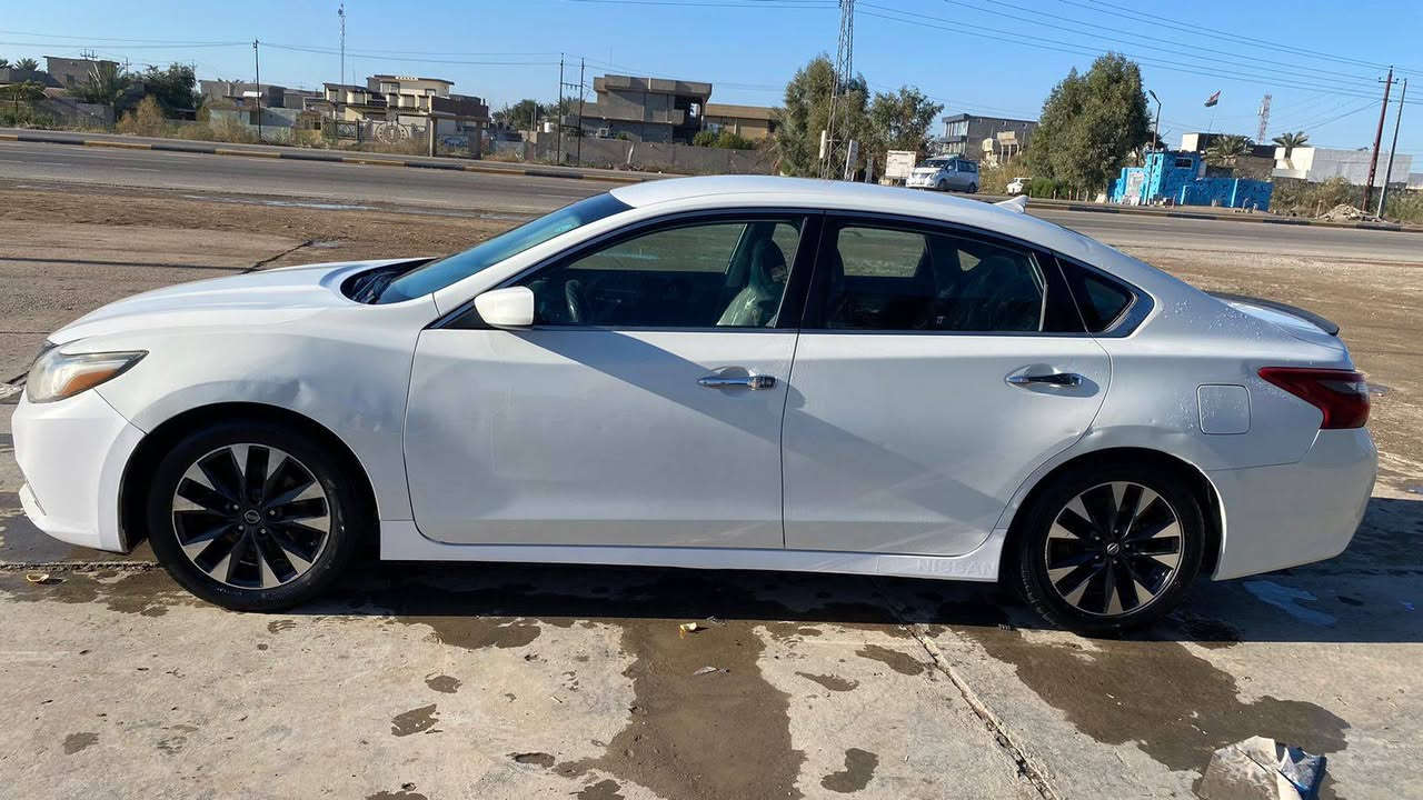 نيسان التيما موديل 2018
ماشيه 150
لون ابيض مواصفات s sport 
الضرر جامرلوغ وبنيد بس ايرباك سترين طاك 
صار بيها ضرر بنفس الجاملغ مال الحادث بسيط
السعر 125
للإستفسار /***********

غير متواجد على الفيس
