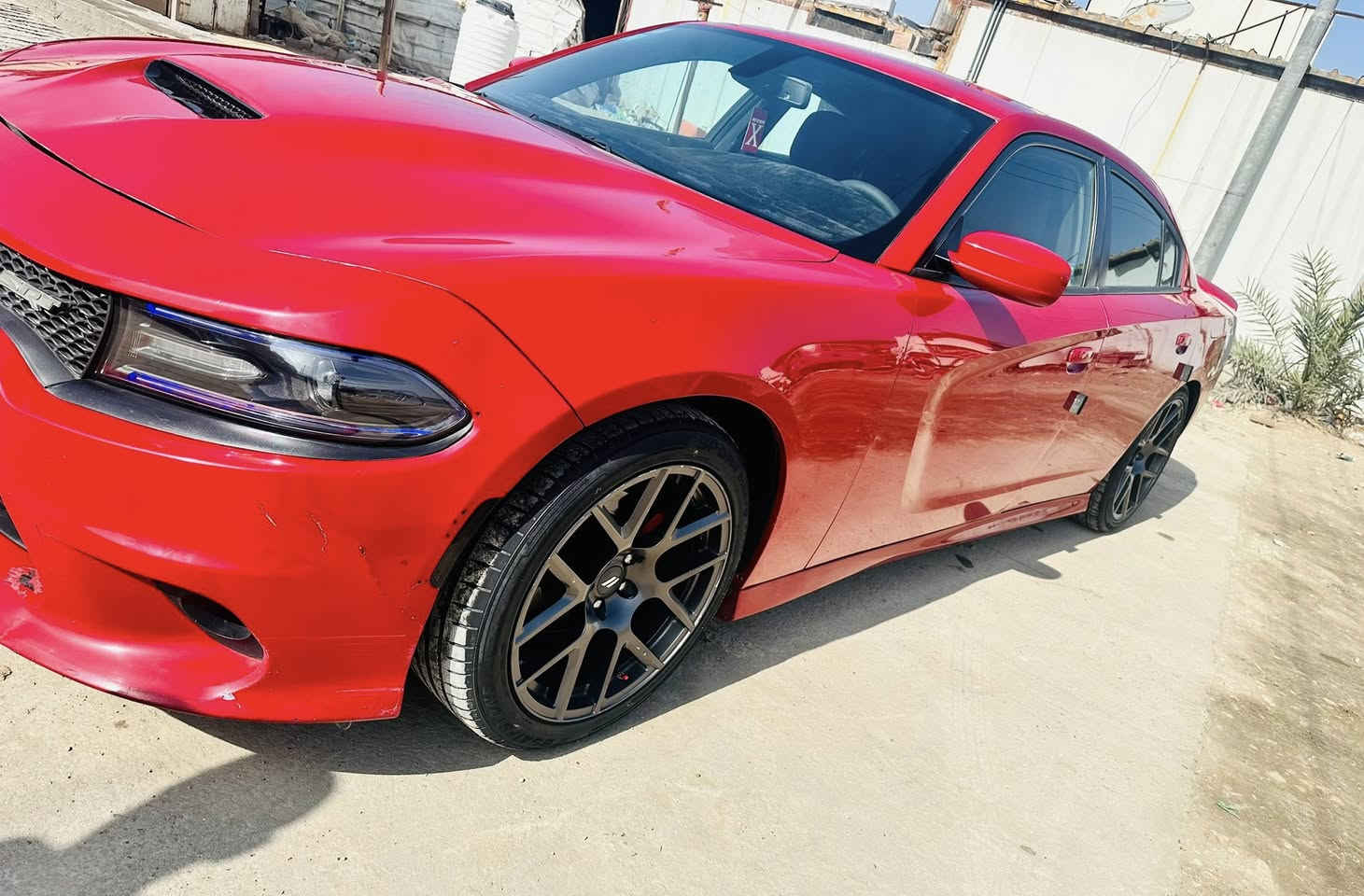 جارجر موديل 2017 حادث فقط بنيد وموجود اصلي
سياره ستخدام شخصي 
سياره جديده تخم تاير جديد 
حداديه منظومه زنون 
مكينه 3600 جديده
ماتصرف عليهه ربع حلو ومال جناي 
رقم بغداد دولي تحويل مباشر 
وكلشي مصور بيهه 
مكان سياره حله 
سعر 195 وبيهه مجال 
***********
