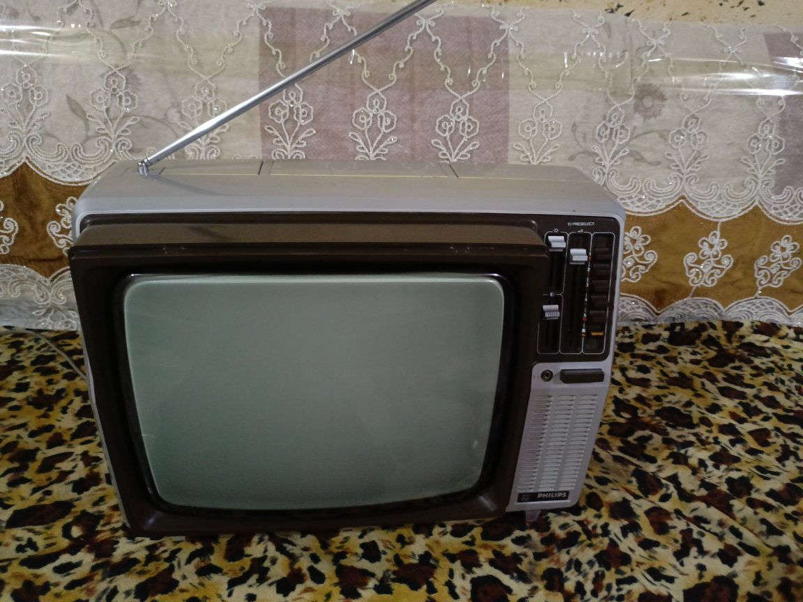 تلفزيون ڤلبس ياباني اصلي قديم صناعة السبعينات كلش نظيف اخو الجديد شغال وبحاله فوق الممتازه استفسار ***********
يوجد خدمه توصيل لكل المحافظات 
السعر ع الماسنجر
