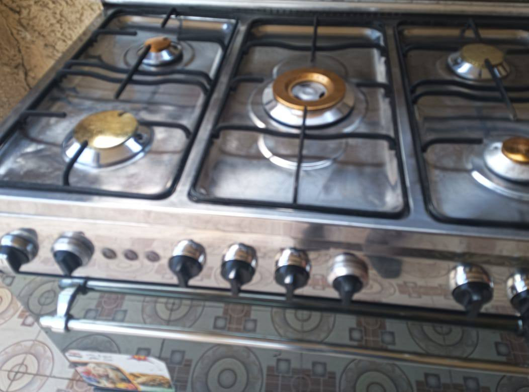 طباخ فريش مصري باب اول نضافة مئة بالمئة على فحص كلة شغال وبي ضمان شهر اي شي بي يرجع سعر 230وبي مجال لشراي يتصل ***********حلة حي المهندسين @إشارة
