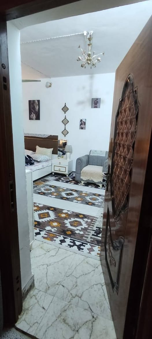 سلام عليكم بيت للبيع
مساحته 200
يتكون من غرف عدد 2
مطبخ حار وبارد
صاله
استقبال
حمام داخلي وصحيات خارجي
حديقه
العنوان حي الشهداء قرب ملعب عمو بابا
للاستفسار اتصال فقط ***********
