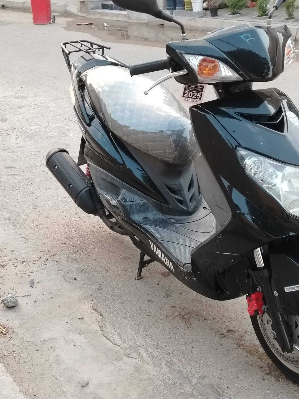 دراجه سكنز فحل ياباني نوزل خطين دراجه نضافه فول على وضع البلادي ستندر ومداريها ومتابعها أكثر متتصورون الدهن مالتها كل 15 يوم ادير امزويل لتر15الف بانزين محسن دراجه تعتبرها مال دكتور وحته قليل كلش اطلع بيها وثاني شي اني لا بياع ولا شراي اجني فقط جديد *********** واي استفسار تدللون واعتذر الصور شويه ما واضحه
