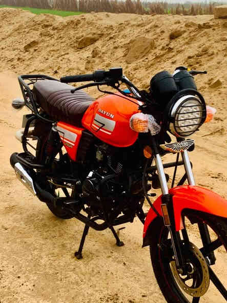 السلام عليكم دراجه للبيع دايون 22 محرك 150اوراق اصليه مكاني حيدريه السعر 1400وبيهه مجال ***********
