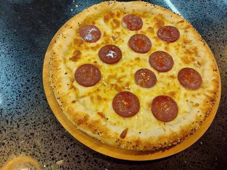 سلام عليكم
شيف سناكات بيتزا مقبلات 
من بغداد متفرغ للعمل 
***********
