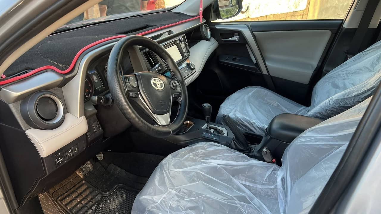 للبيع تويتا راف فور 2017
رقم اربيل شمالي  
ماشيه 100k
مواصفات XLE 🔥
فول ماعدة البصمة 
سلايت
دواخل لونين المرغوب 
صندوق كهربائي
محرك 2500 دوش المرغوب 
تحكمات ستيرن 
شاشه كامره دواره
ليد خلفى 
مانع انزلاق
مانع تزحلق
نضام ECO الكتروني 
صدر امامي خلفي جديد 
تايرات جدد 
سيارة كاملة متصرف عليها ايشي   
كير ومحرك شرط 
تبريد ثلج
سنوية جديدة 
وهزة جديدة 
ضرر السيارة جاملغ امامي سكن + طخة خفيفة بلغد الجاملغ + بارد شبرين بلجنطة 
مكان سيارة تكريت 
الاتصال :***********
