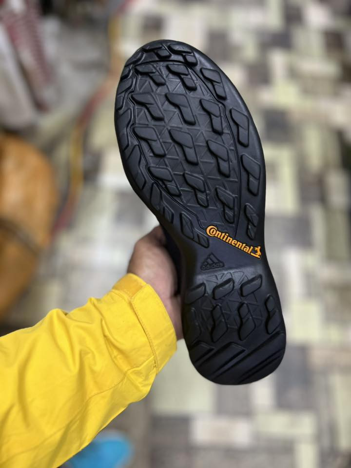 تريكس
بالة اصلي
قياس 44
توصيل جميع محافظات 
واتساب
***********
