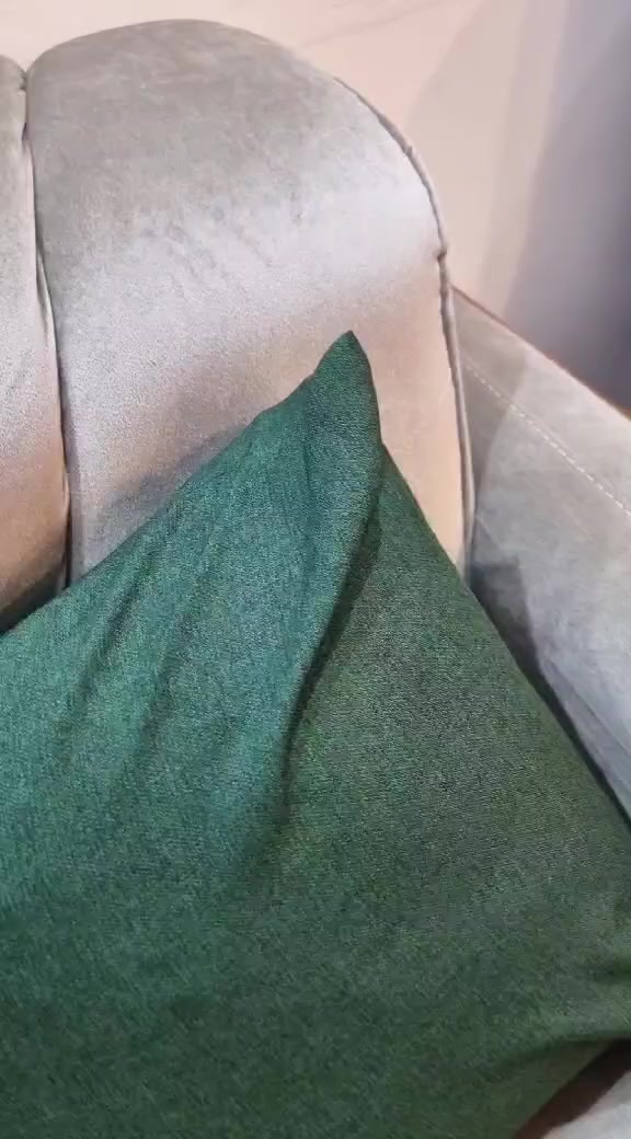 پەردەی پلیسی ٥ بەرگە گۆشە لەھامن رەنگ و قوماشی پەردەکە ھەموی ٥٥ ھەزار تابلۆی ترێندی ساڵ قیشی ١٨٠   ٧٥ ھەزار ئاوێنەی باڵا١٧٠ بەرزی دەسکرد ٧٥ ھەزار سلێمانی  ئاوبارە


**إذا كنت صاحب هذا الإعلان وتريد حذفه لأي سبب، رجاءا أرسل رسالة إلى الدعم الفني**