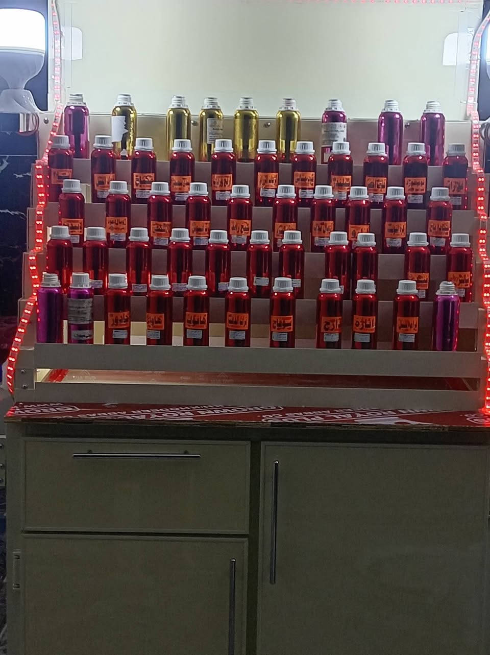 شباب سلام عليكم..
ميز عطورات كامل كهرباء هوه و ملحقاته كامله عطور فرنسية جميع العطور ميز تفصال حلو شغل مرتب..

خاص مقلق.. مكلف بنشر

$$$$$$$$

الستفسار،،،،،، ***********. واتساب اثير 

***********
