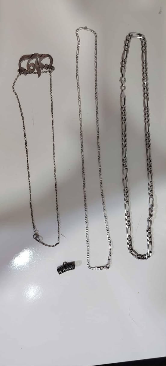 محابس عدد 7 المحبس على ٢٠ الف
زناجيل وزن الغرام  3000 الف


**إذا كنت صاحب هذا الإعلان وتريد حذفه لأي سبب، رجاءا أرسل رسالة إلى الدعم الفني**