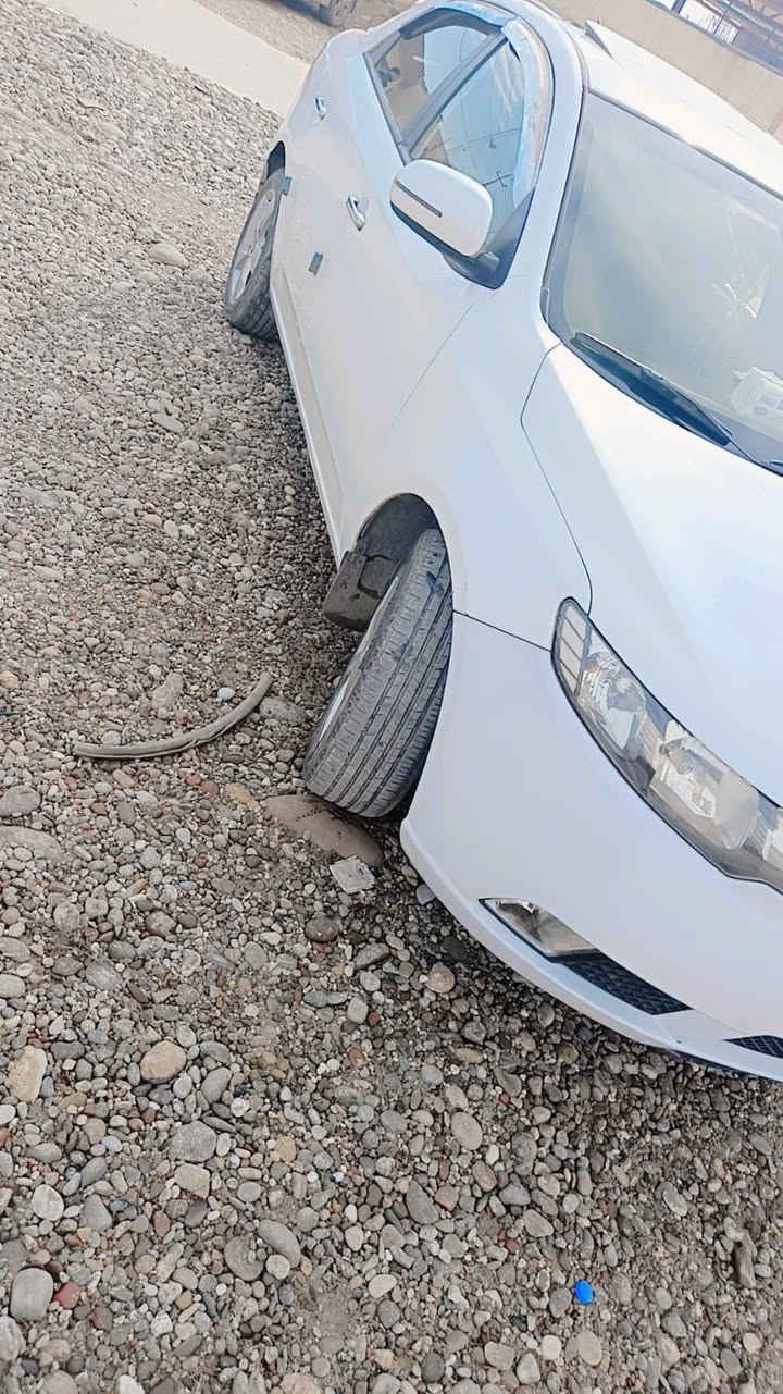 السلام عليكم سيراتو 13بسمي فول مواصفات بصمه سلايت شفتات تبريد لمس تحكمات أمري شفط بدون ضرر بيهه مكانين بارد فقط گير محرك شرط السعر 112وبيهه مجال حك جيتك رقم ***********اسيا ***********
