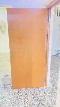 ابواب للبيع بحالة جيدة عدد الابواب 8 قيم واشتري بسعر مناسب 07729652939