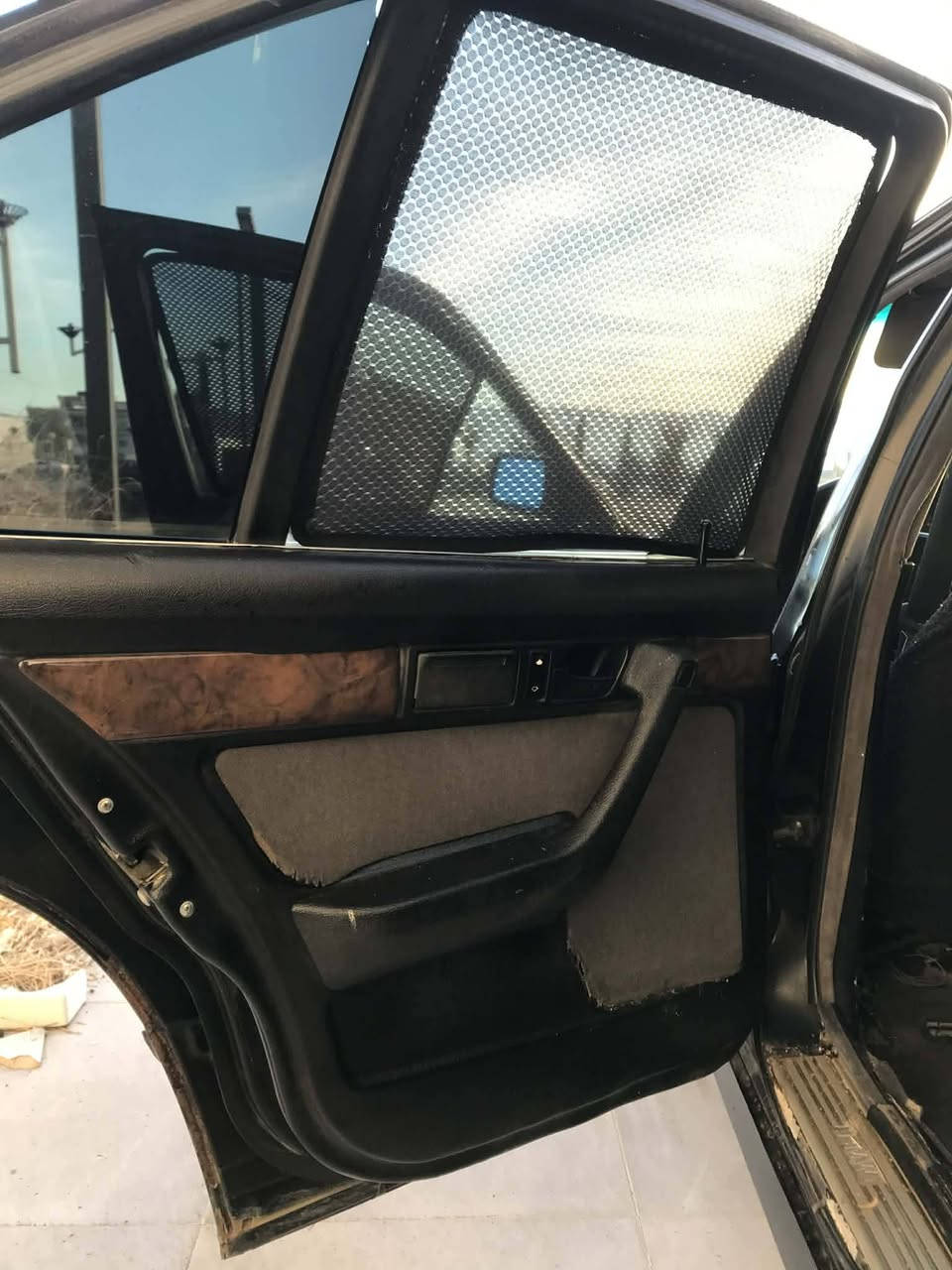 سەرەتا بە ناوی خوا ماشااللە لە ماڵی هەموو لایە
bmw 1995 
ئاڕم پلاسیک سلیمانی بە شەرت 
تەبرید گەرمو سارد لە سەر سویچە  
525 کەپس بەشەرت 
ئۆتۆماتیک 
چوار جام کارەبا 
ناو فۆرمیگا 
دبڵ چەکمەرجە 
سوکان پڕ 
داشبوڵ پڕ 
کارەبای هەموو گیانی ئیش ئەکات 
هەموو گیانی لە سەر دەقی بیلادە 
دەعمی پیشو دوای نییە 
چوار تایەو ویلۆ 95 
بۆیاخی  جوانە سەیارەکە 
تەقەو ڕەقەی نییە و زۆر کپە 
سعری 32 وەرەقەو مجال برایانە 
***********
***********
