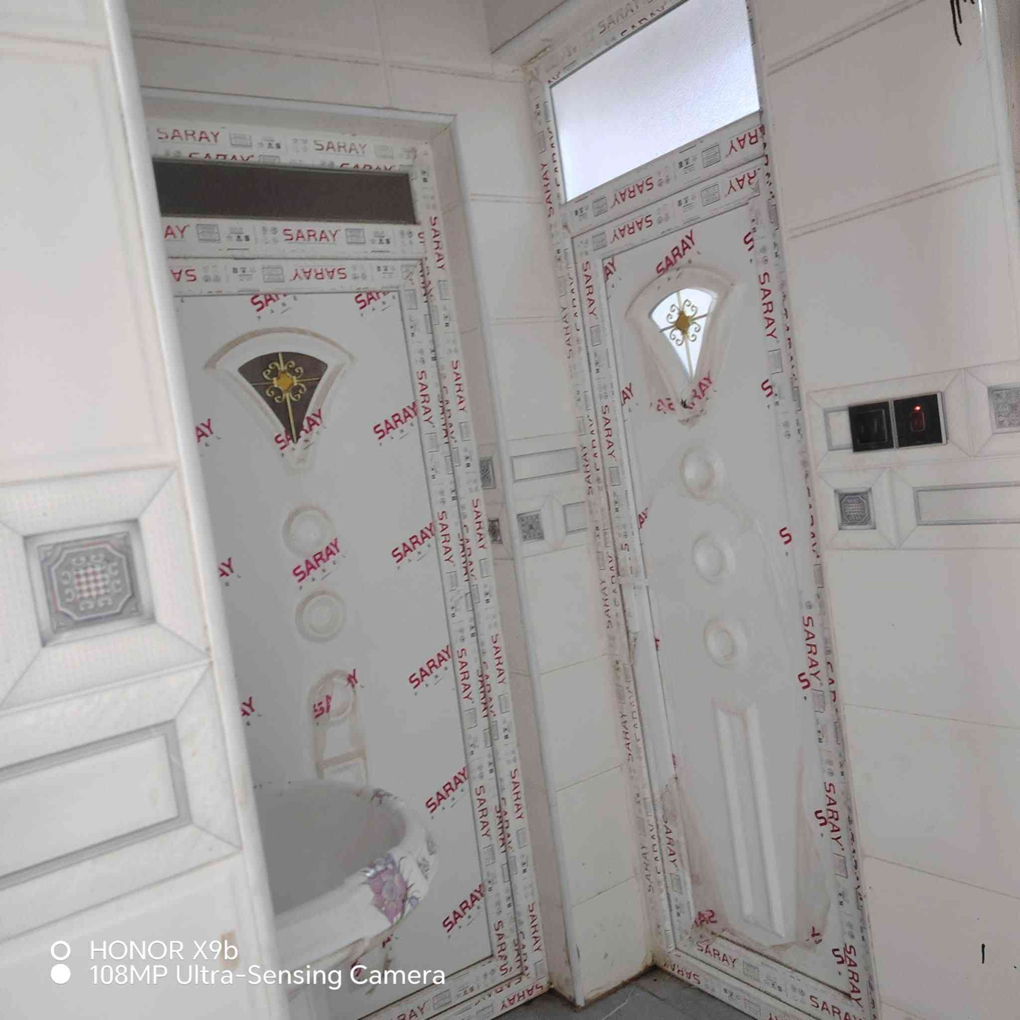 بيت للبيع طابو زراعي سند 25 مشمول بلتطويب حي الجامعه شارع 20قريب ع شارع العام200 متر يحتوي ع غرفتين نوم وحده فوك ومطبخ وصاله 9متر واستقبال 6متر وصحيات داخليه وخارجيه للاستفسار مراسلة الصفحه


**إذا كنت صاحب هذا الإعلان وتريد حذفه لأي سبب، رجاءا أرسل رسالة إلى الدعم الفني**