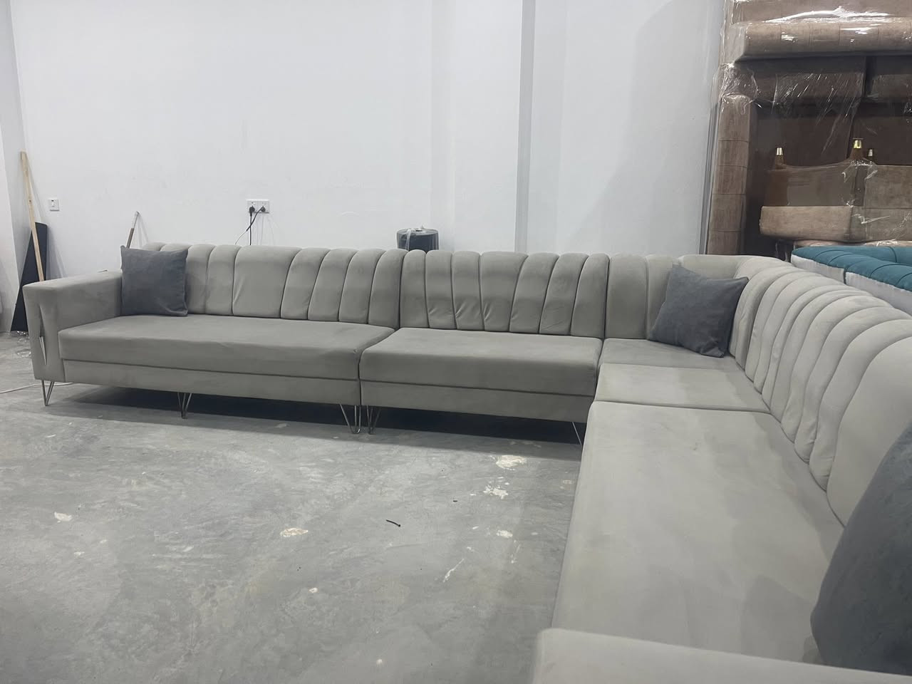 سڵاوی خوای گەورەتان لێبێ 
ئەم قەنەفە Lبۆ فرۆشتن 
10نەفەرە  بێعەیبە 
دەسکردە هەر بە پاکی ماوە 
ژ.م***********
