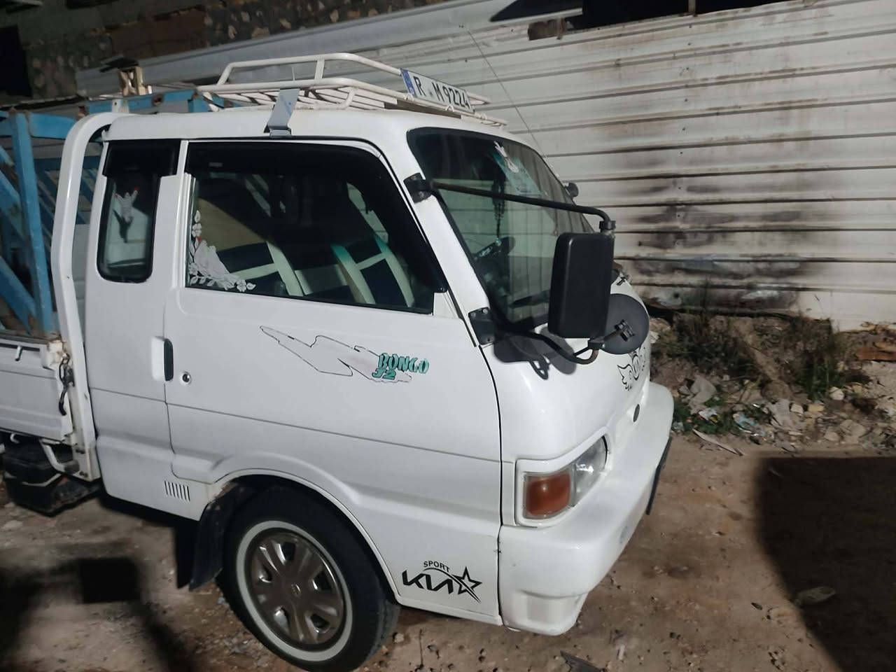 السلام عليكم يكه بنكوو 1994سياره حلوه ونضيفه كير مكينه حداديه كله جديد مكناها بابل سعر 62ورقه وبيها مجال قلايل رقم ***********
