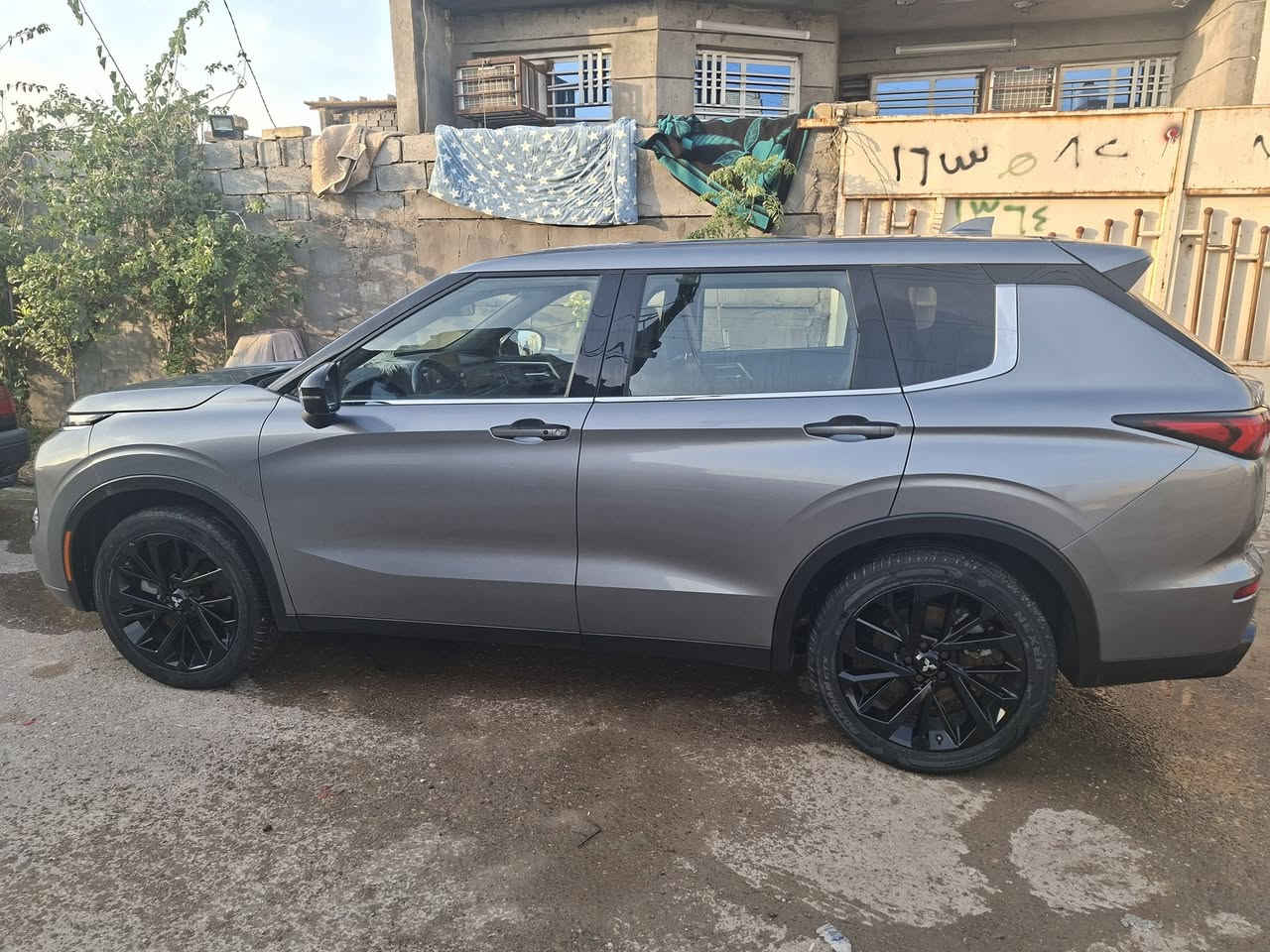 للبيع اوتلاندر موديل ٢٤ فول مواصفات
حادث بسيط موجود بالصور السعر 215  للتواصل ***********
