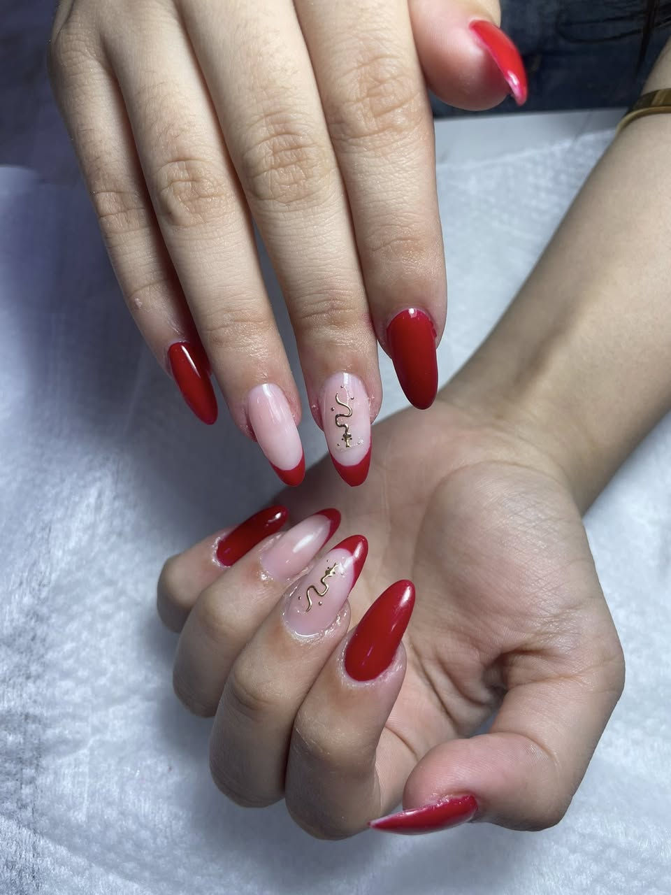 شوكت ناوية تسوين عناية العيد ؟ 👀✨
هسه لو بعدج تگولين “بعد وكت”؟ 😌💅

✨ عروض العيد وصلت.. والجمال عند تايا غير 😌💖
دللي نفسج قبل العيد بخدمات الشعر، الأظافر، البدكير والعناية الكاملة ✨
لأن العيدية الحلوة تبدي من اهتمامج بنفسج 🎀

احجزي موعدج هسه وخلي إطلالتج بالعيد تحچي عنج 🤍

📍 حي الإعلام – قرب سوق أميمة – مجاور تاشا للمنزلية
📞 ***********
✨ تايا بيوتي سبا
