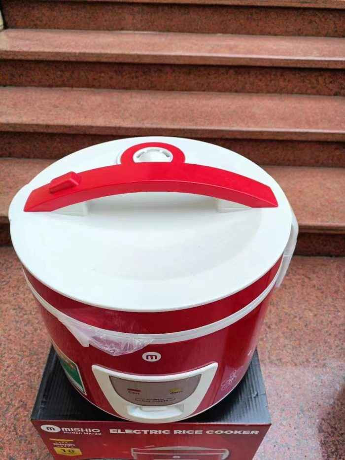 جدر  طبخ الأرز الكهربائي من ميشيو – عملي وأنيق في كل مطبخ!
بسعة 1.8 لتر تكفي العائلة، وبقدرة 700 واط لطهي متجانس وسريع 🔥
وعاء داخلي بتيفلون ذهبي مانع للالتصاق وسهل التنظيف 
غطاء محكم بفتحة بخار يحافظ على نكهة الأرز والطراوة 
زر واحد للتشغيل مع خاصية التسخين التلقائي بعد الطهي 
يوجد خدمة توصيل لجميع المحافظات بغداد, العراق


**إذا كنت صاحب هذا الإعلان وتريد حذفه لأي سبب، رجاءا أرسل رسالة إلى الدعم الفني**